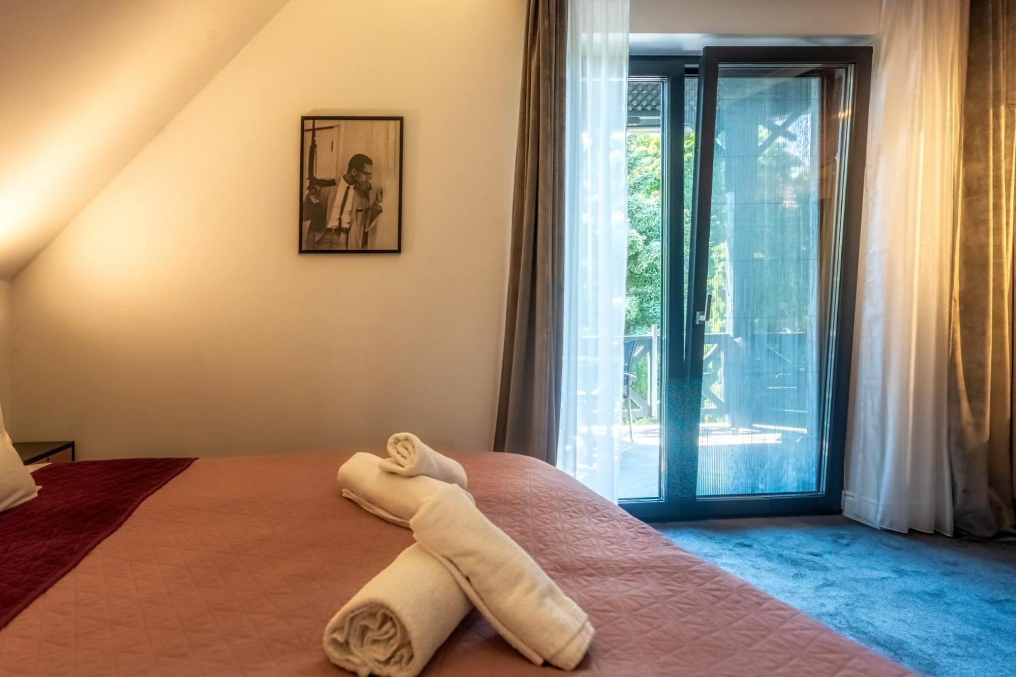 Villa Viktoria Balatonfured Bagian luar foto